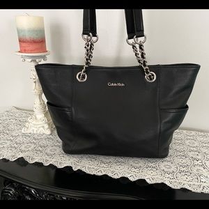 Gorgeous Calvin Klein Shoulder Bag.